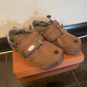 Bodega crocs